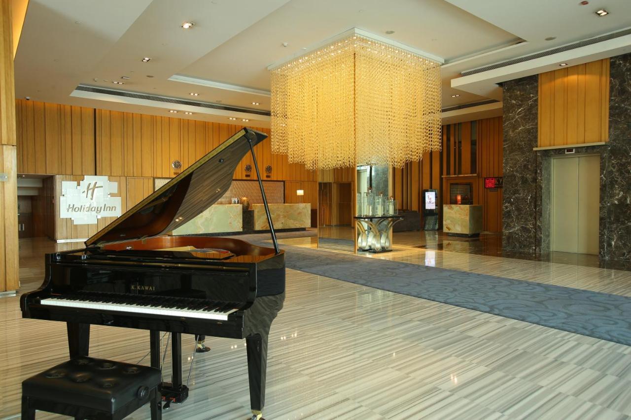 Holiday Inn New Delhi Mayur Vihar Noida By Ihg Exteriör bild Lobby