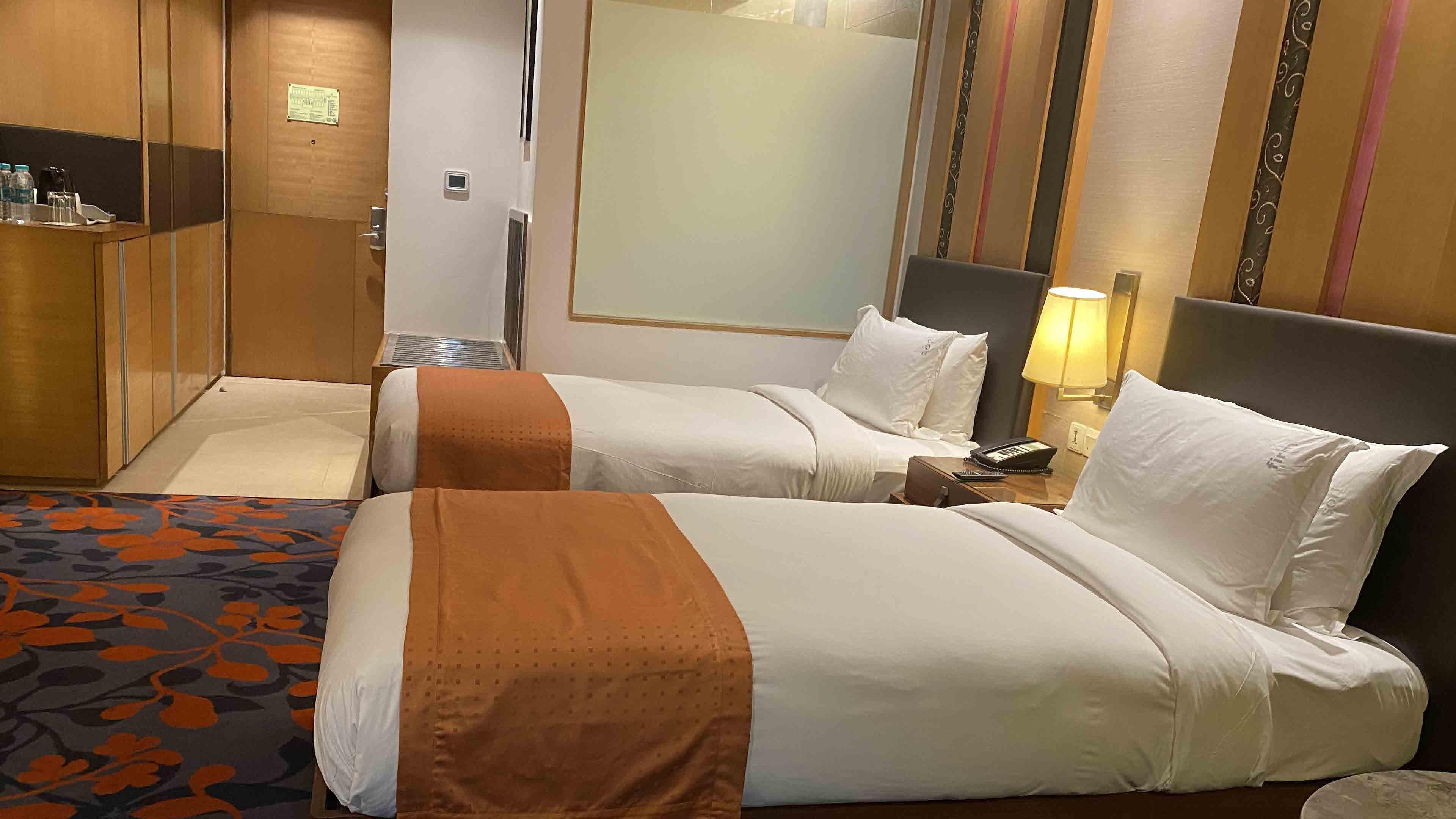 Holiday Inn New Delhi Mayur Vihar Noida By Ihg Exteriör bild Deluxe room