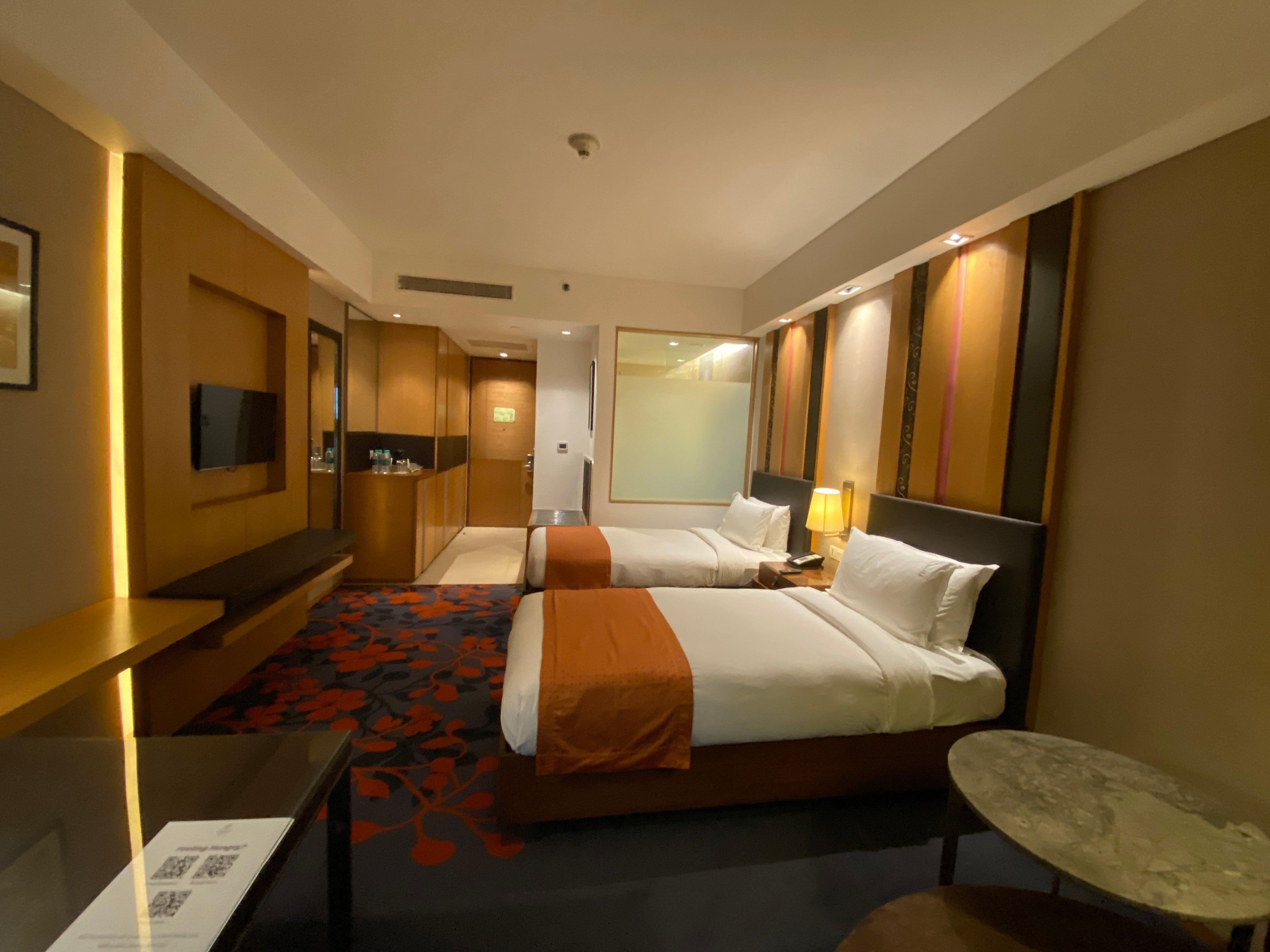 Holiday Inn New Delhi Mayur Vihar Noida By Ihg Exteriör bild Deluxe room