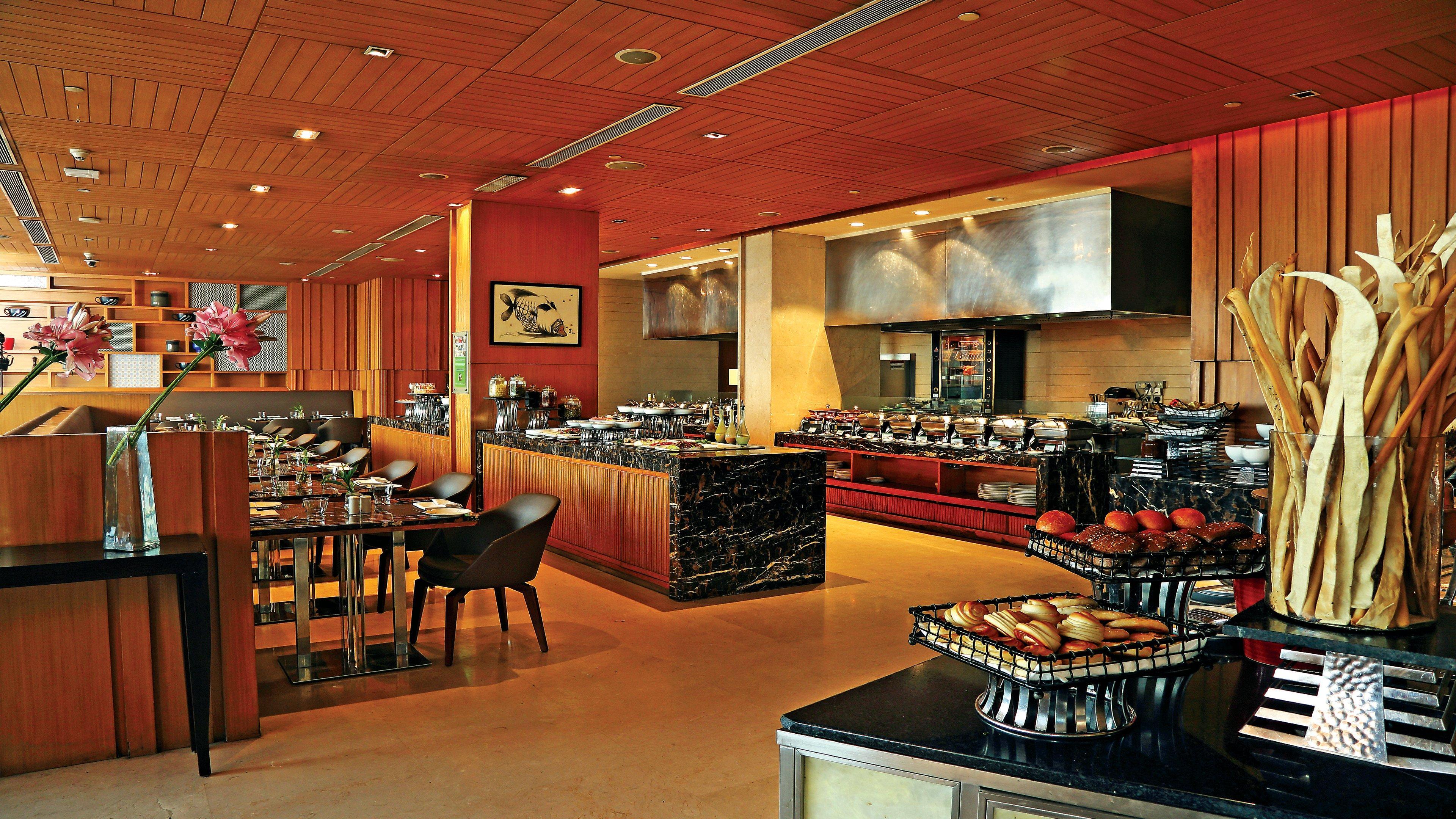 Holiday Inn New Delhi Mayur Vihar Noida By Ihg Exteriör bild The restaurant