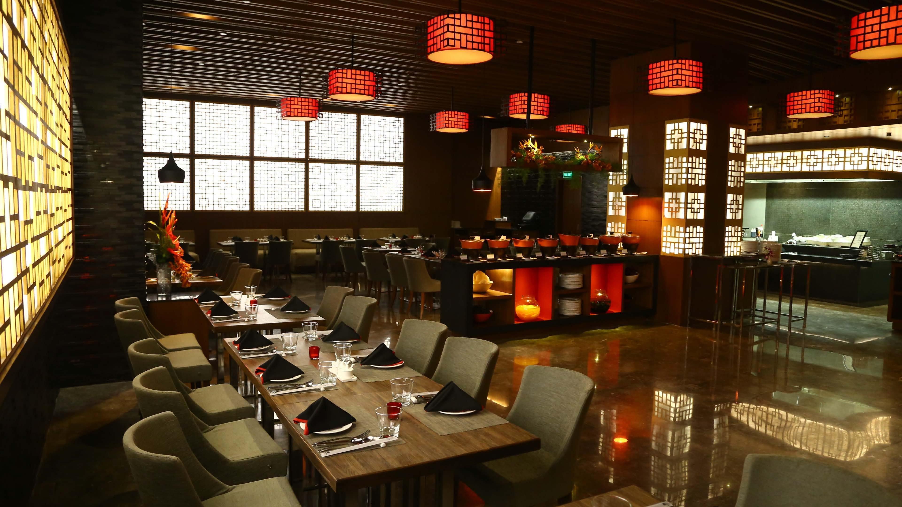 Holiday Inn New Delhi Mayur Vihar Noida By Ihg Exteriör bild The restaurant