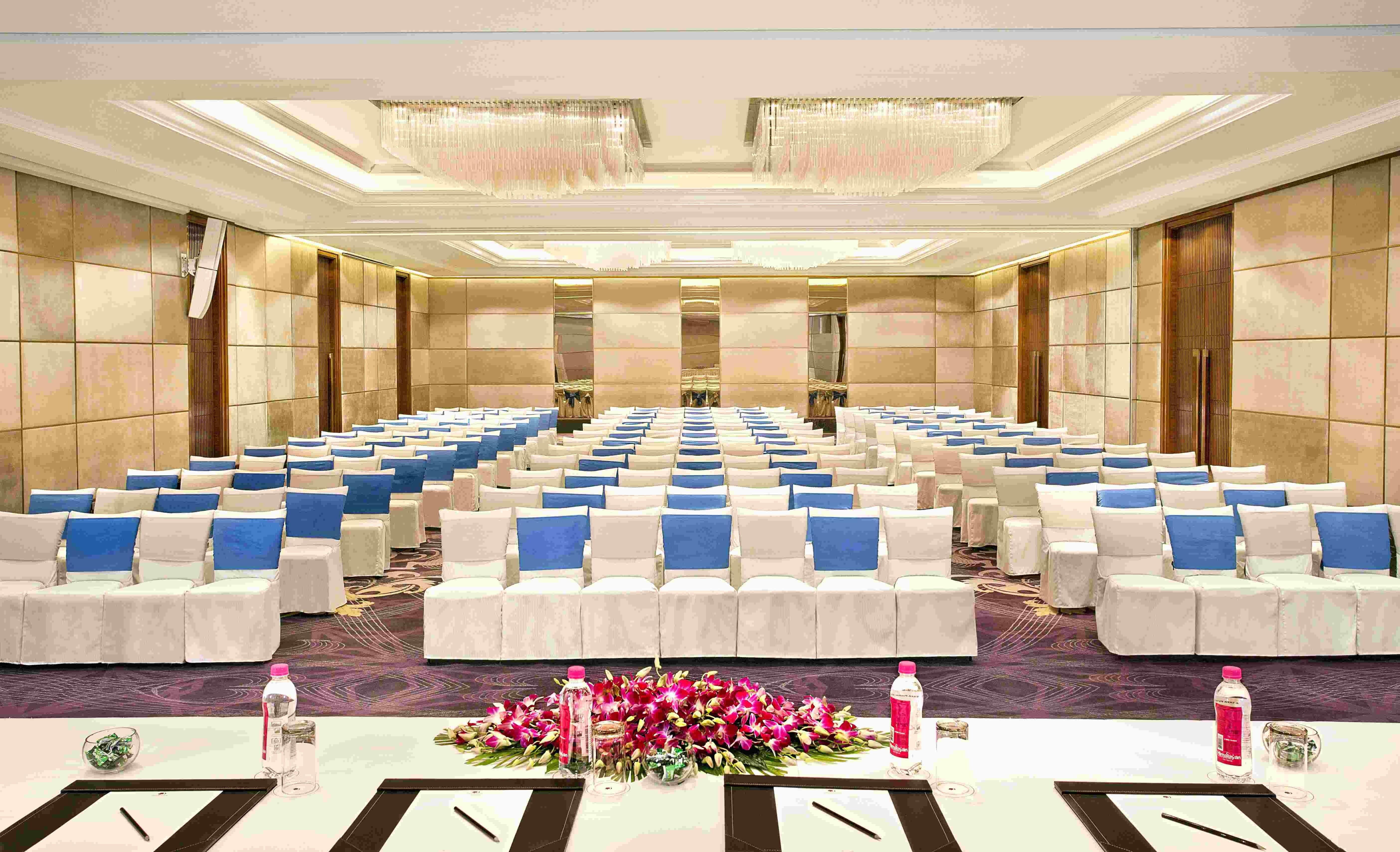 Holiday Inn New Delhi Mayur Vihar Noida By Ihg Exteriör bild The Grand Ballroom
